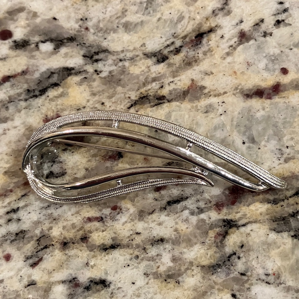 Vintage Sarah Coventry Silver Tone Modern Swirl Brooch Signed Like New